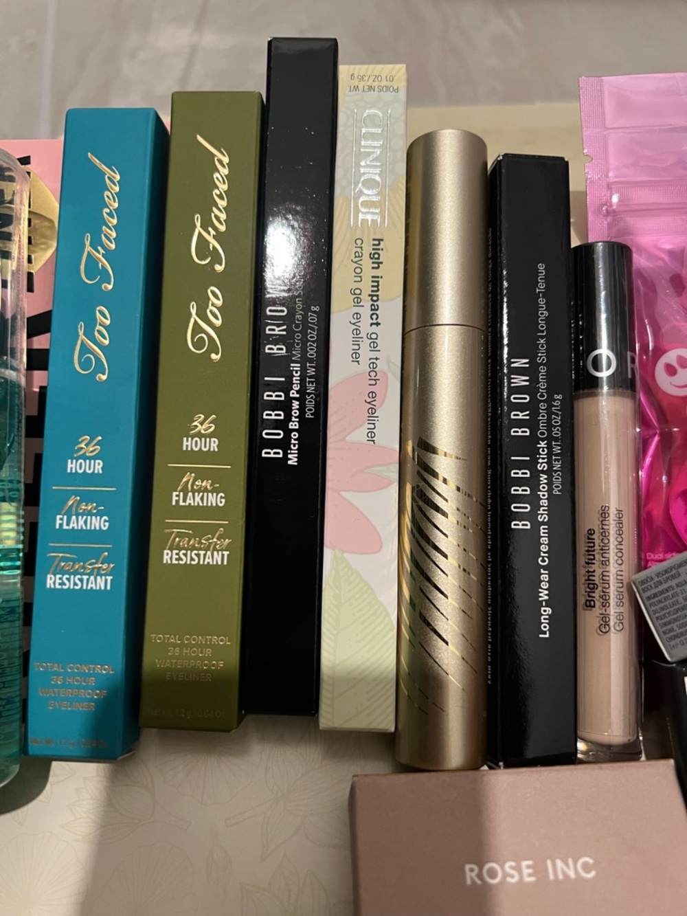 19pcs Makeup Bundle - Picture 2 of 4